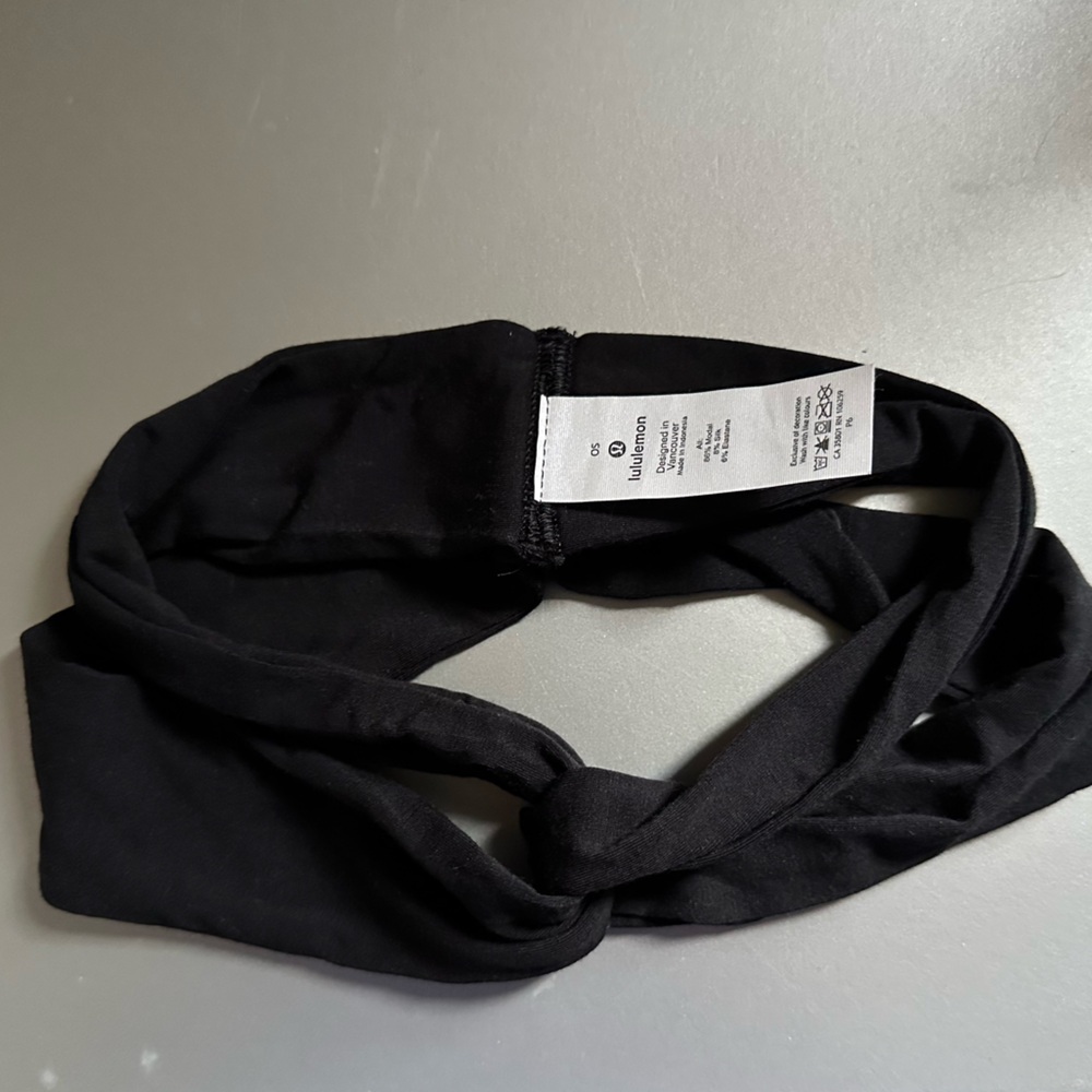 Lululemon Twist Black Headband One Size Like New
